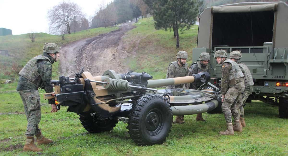 Los VAMTAC ST5 SK95 son una buena solucin para el transporte y arrastre de equipos militares. (Ejrcito de Tierra)